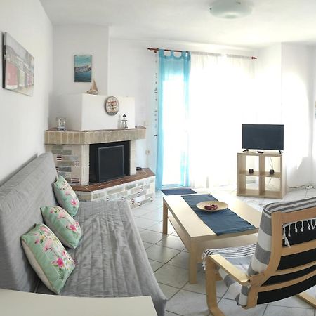 ניאה סקיוני Roses Rt Apartments Skioni I מראה חיצוני תמונה
