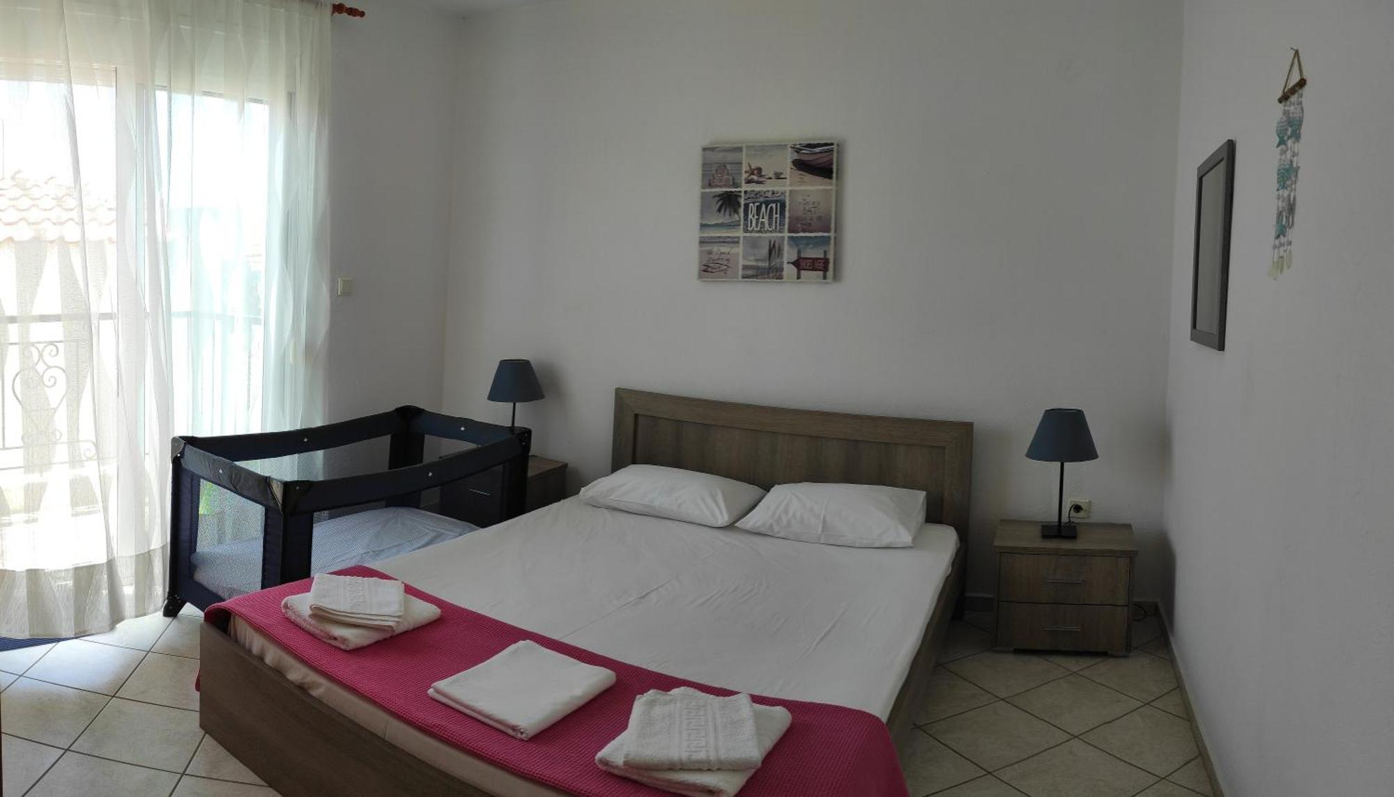 ניאה סקיוני Roses Rt Apartments Skioni I מראה חיצוני תמונה