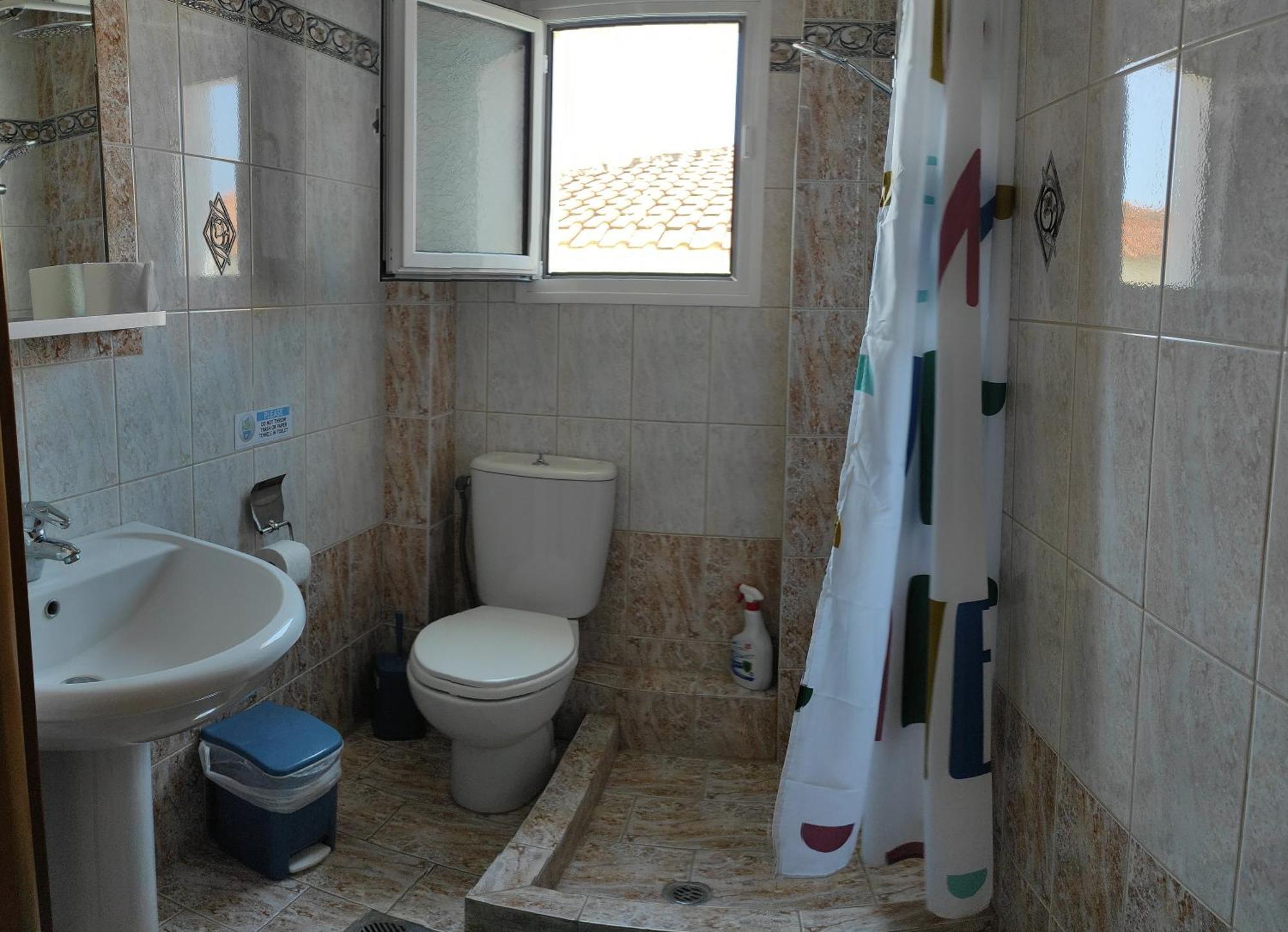 ניאה סקיוני Roses Rt Apartments Skioni I מראה חיצוני תמונה
