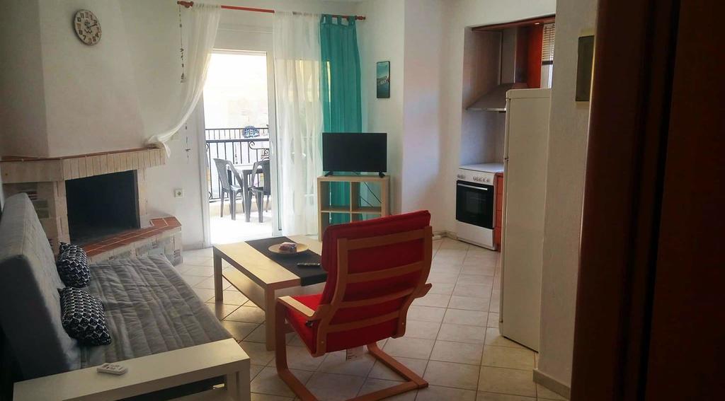 ניאה סקיוני Roses Rt Apartments Skioni I מראה חיצוני תמונה