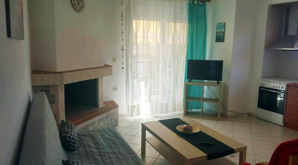 ניאה סקיוני Roses Rt Apartments Skioni I מראה חיצוני תמונה