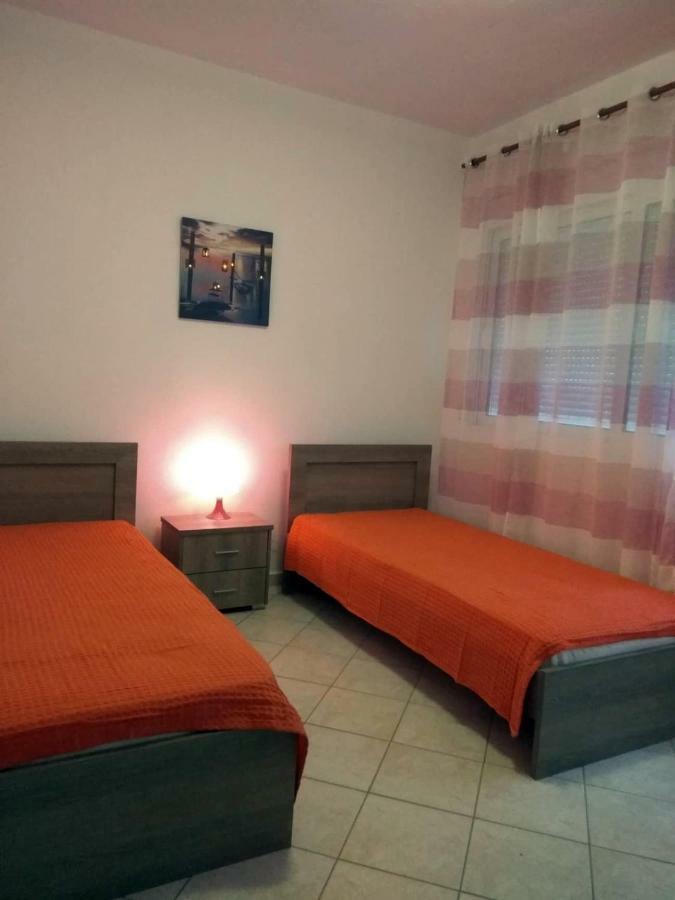 ניאה סקיוני Roses Rt Apartments Skioni I מראה חיצוני תמונה