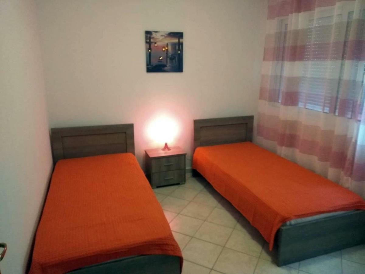 ניאה סקיוני Roses Rt Apartments Skioni I מראה חיצוני תמונה