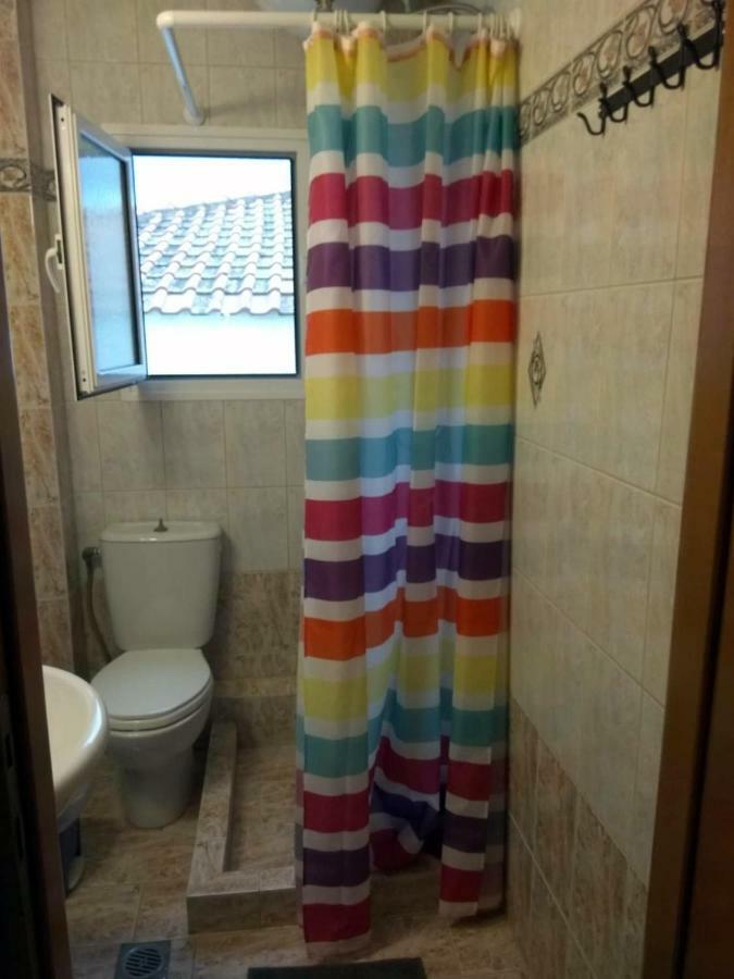 ניאה סקיוני Roses Rt Apartments Skioni I מראה חיצוני תמונה